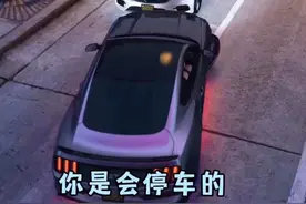 没有我抢不到的车位#gta #游戏日常 #fivem #游戏内容请勿模仿