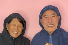 你好 我有一个帽衫爷爷奶奶版~#老小孩 #你好我有一个帽衫