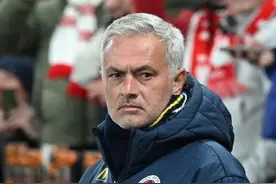 穆里尼奥开启刷脸挖人模式，菲尔米诺，塔利斯卡都在谈判中 #穆里尼奥 #费内巴切 #塔利斯卡 #菲尔米诺 #迪巴拉视频封面