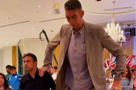 #世界上最高的男人，也是打破吉尼斯世界纪录活着的人