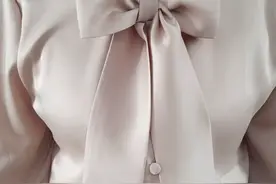 衬衫飘带系法 #白衬衫的五种不同风格搭配#夏日一周穿搭不重样#一键变装夏日凉感穿搭 #蝴蝶结系法 #素颜也出彩的夏日穿搭