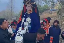 新娘从昨天凌晨三点半出发终于到了，你知道吗我们彝族婚礼新娘必须天不亮就要出发，天刚刚亮就要到男方 #少数民族婚礼 #遇见美丽大凉山第3季 #秀出你的民族范儿 #我为家乡代言