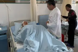 手术成功救治老人一命医生患者家属都感到很幸福 #成功救治一患者#脑肿瘤#复杂脑膜瘤#徐州二院#徐州医科大学附属医院神经外科高文昌团队视频封面