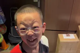 本周日晚上八点，来黑豆直播间坐坐#台球是一种生活 #小怪兽台球杆视频封面