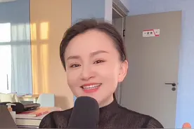 粉丝朋友们要求换个风格，天天花儿调听烦了，今天来个暖暖的风格，你们喜欢吗？#撒丽娜#人世间#课堂随拍 #炙热计划