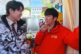 你眼中的饼伦是个什么样的人？ 无论什么时候来天津，都可以来打卡一次粥饼伦的灌饼组合套！ #粥饼伦有多忙 #粥饼伦