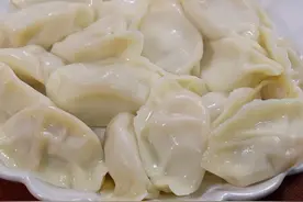 以后在家包饺子，饺子馅你就像我这样调，鲜嫩多汁，比饺子馆的还好吃#饺子馅 #美食教程 #美食分享视频封面