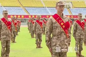 三亚举行2025年上半年新兵入伍欢送仪式，一批热血青年即将踏上军旅征程，为国防事业贡献力量。视频封面