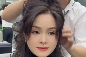 细软发质这样烫简直太美啦 高层次烫发烫一次美两年#免打理烫发自然吹干效果 #附近哪里做头发好 #卷发#绵阳发型设计#绵阳阿杰免打理烫发视频封面