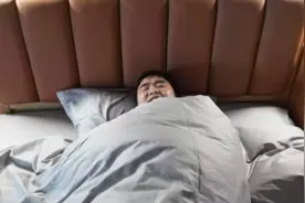 3月21日是世界睡眠日，主题是“健康睡眠，优先之选” 今天，饱受视频封面
