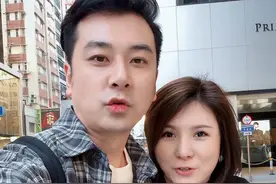 我们又来香港啦！ 儿子本来开家长会的，没给他开让佳凯去的，这一次也没带儿子来香港，下次吧！#路哥路嫂 #随拍记录生活 #香港 #抓拍瞬间视频封面