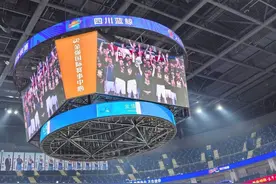 四川主场真给力播放着广东夺冠画面#篮球#CBA#dou来cba#四川#广东宏远视频封面