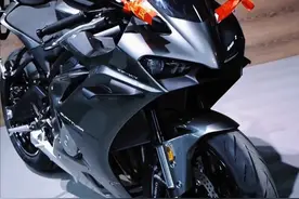 入门四缸，你怎么选？ #凯越450RR #四缸仿赛 #机车 #仿赛视频封面