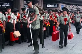 如果信仰有颜色，那一定是中国红！车内装饰新国风。 #车载挂件#军旅风车载挂件#军迷车载挂件#国风摆件视频封面