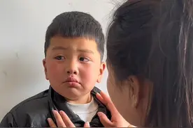 两个孩子都出状况不想去上学，撒泼打滚闹脾气，老母亲我只能见招 拆招啦！#vlog日常 #我的生活日记 #亲子日常视频封面