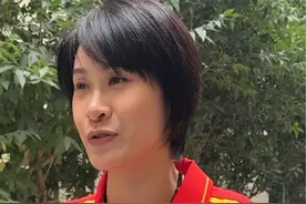 体育科普中国行·西安站“奥运冠军进校园”活动走进西安高新区第一小学，中国女排奥运冠军#赵蕊蕊 与学生们现场互动，感受体育精神。