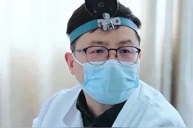 扁桃体发炎比较常见，但如果症状加重，长时间发炎就得及时就诊治疗了。#耳鼻喉 #门诊案例 #科普一下 #扁桃体发炎 #徐晓翔医生视频封面