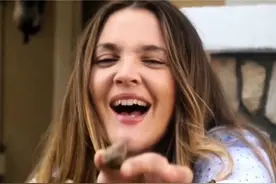 女孩吃了一只非洲大蜗牛，没想到却感染了病毒视频封面