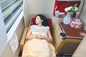 30岁精致女人出差坐高铁到底都干了些什么？#沉浸式坐高铁#vlog日常视频封面