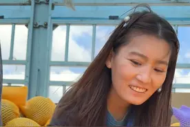 新疆拉哈密瓜回淄博卖的第二天，没想到这么多朋友来照顾，一会儿就卖没了#记录真实生活 #摆摊创业 #抖音流量扶持 #哈密瓜