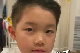 在美国，被迫成了全家的Tony…… #在家自己剪发 #我的发型我做主 #生活在美国 #宝宝理发 #剪头发的萌宝视频封面