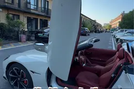 为什么女生都喜欢敞篷车？ #新能源领航计划 #适合女生开的车 #名爵cyberster视频封面
