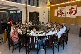 娥家班祝大家三八妇女节快乐#娥哥随拍 #娥家班 #娥哥的兄弟们@娥哥日常 @娥嫂视频封面