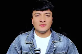 朋友圈权限设置。 #亚森江分享手机知识 #朋友圈 #手机技巧 #知识分享 #手机小技巧视频封面