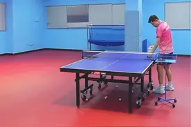 “我回答一下大家，为什么要带这些孩子。因为这些孩子没有人管。我要让他们真正的把他们的特长发挥到淋漓尽致。”张指导的肺腑之言。 #张继科 #张指导乒乓 #乒乓球视频封面