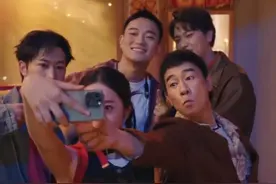 真的会被小春哥的江湖兄弟情义感动到#陈小春重庆啤酒江湖入局#兄弟扎起共饮江湖#热辣开干就喝重庆@重庆啤酒视频封面