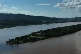 长沙湘江水位上涨，目前橘子洲景区处于关闭状态视频封面