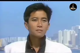 #陈百强 #偏偏喜欢你旋律优雅动听，曲风优美，歌词入心，经典无法超越!#经典老歌 #粤语歌#粤语经典视频封面