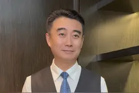 “长大后喜欢喝白酒的理由可以有很多，那你的呢？”#白酒 #酒文化 #徐光宇 #喜欢喝白酒的理由