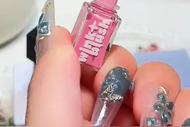 中国女人沉浸式自制迷你化妆品💄 两种小人国化妆品超袖珍可爱#手工 #玩具 #盲球视频封面