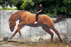 小伙凭借活灵活现的户外画走红，真是高手在民间 #画画#绘画#手绘#内容启发搜索 #高手在民间@DOU+上热门 @DOU+小助手视频封面