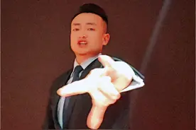 T1 VS EDG 无畏契约曼谷大师赛败者组决赛中，T1 3比1击败EDG，晋级决赛。虽然EDG在本次曼谷大师赛的征途画上句号，但是失败是下次王者的铺垫，银龙骑士团永不认输。#T1击败EDG进决赛 #无畏契约 #无畏契约曼谷大师赛 #EDG #东方红🔥