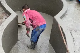 家里院子里挖了水池来养鱼，防水应该怎么做？这个视频告诉你答案