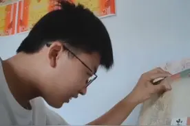 6月25日，山东高考分数公布，德州庆云一中考生崔益豪成绩666分，隔着屏幕都能感受到查分时的激动心情。#高考成绩 #高考查分视频封面