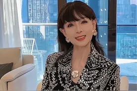 为了美而穿上的高跟鞋，陪我走过了68个春夏秋冬#高跟鞋#高跟鞋分享#平底鞋给不了高跟鞋的骄傲#好穿又好搭 #做精致女人视频封面