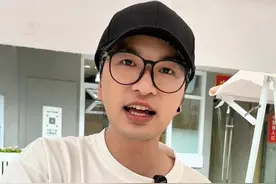 老铁们，发现一个可以不收费摆摊的位置，就在市府路，你们觉得可以不#摆摊创业 #夜市视频封面