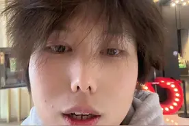 不是我怎么莫名其妙当线下嘉宾了？什么？我手里还有对讲机名额！#火影上线兄弟对讲机#被村里人包围了#火影忍者手游