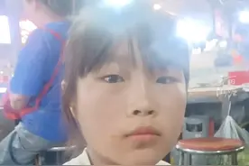 老头乐冲进店内，#11岁女孩飞扑救下妹妹 。家人：只要双方平安就好，我们不要赔偿。@阿勇干锅鸭，