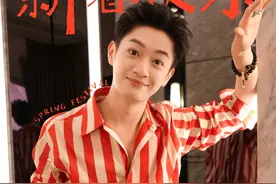 Hello, my new friends👋纯英视频来咯 🎬Follow me and find out more about the Chinese Spring Festival in English! 🫶#ChineseNewYear #外国人过中国年视频封面