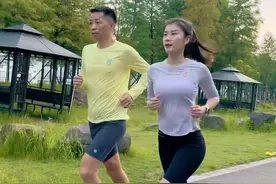 花儿与少年二胡，你们一直追问的跑步音乐，步频188，节奏感满满，小碎步慢摇很上头，让跑步更轻松～#跑步#自律#努力成为更好的自己#跑步音乐#小低高无伤跑视频封面