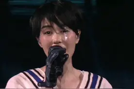王菲演唱会版《匆匆那年》，现场观众掌声雷动#演出现场视频