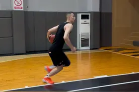 强手龙 弱手虫 说的是你吗？ 这些训练练好 弱侧变强侧！#篮球🏀 #篮球干货 #篮球基本功 #弱侧手练习 #教学视频封面