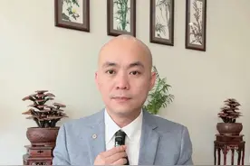 潮汕大饥荒1943 #潮汕大饥荒 #汕头沦陷日 #日军暴行 #潮汕 #历史 清明时分，潮风呜咽，在这片浸染着先辈热血的潮汕土地，我们铭记日本侵略者的暴行，缅怀惨遭杀害的同胞，以史为鉴，守护山河。视频封面