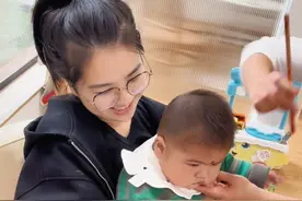 6个月的儿子正式上学了，当妈妈的都知道这种感觉，太舍不得了，希望老公的选择是正确的#这种感受只有宝妈才懂吧 #萌娃 #只有经历过的人才会懂 #一切为了孩子视频封面