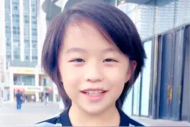 淘气中带有一丝丝的可爱，你这么萌真的不太好吧#杨紫璇@璇紫杨日常视频封面