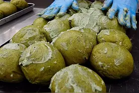 一个小时内卖光！最著名的生奶油面包制作过程～😋🔥视频封面